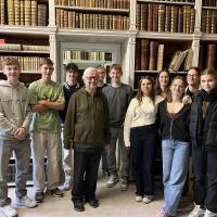 Nachwuchs­historiker erkunden Stifts­bibliothek und Stiftsarchiv